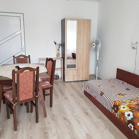 סוזופול Megi Apartments מראה חיצוני תמונה